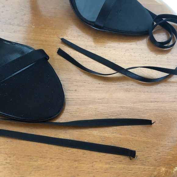 BCBGMAXAZRIA Size 6.5 Black Feather Ankle Tie Strappy Heels (Great condition) - Picture 12 of 12